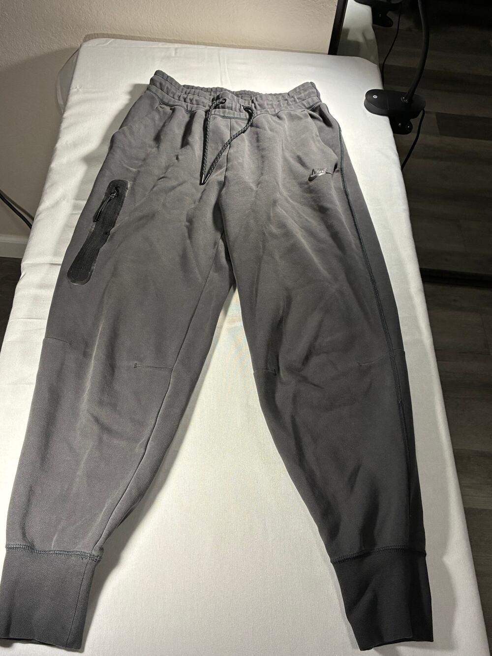 Nike Tech Style Gray Jogger Pants Size 2 Zip Pocket Tapered Athletic